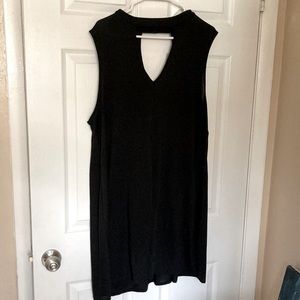 Cute black dress with keyhole front and back. Size xl.